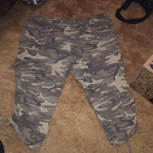 Plus size camo crop pants